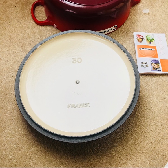 Le Creuset new #30 6.75qt Red - Picture 3 of 14